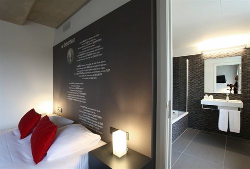 Hotel The 3*